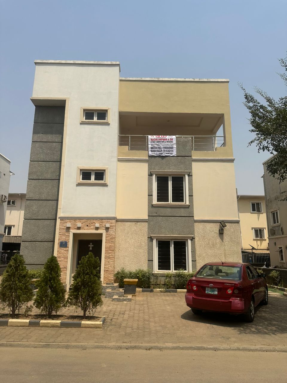 6bedroom detached House