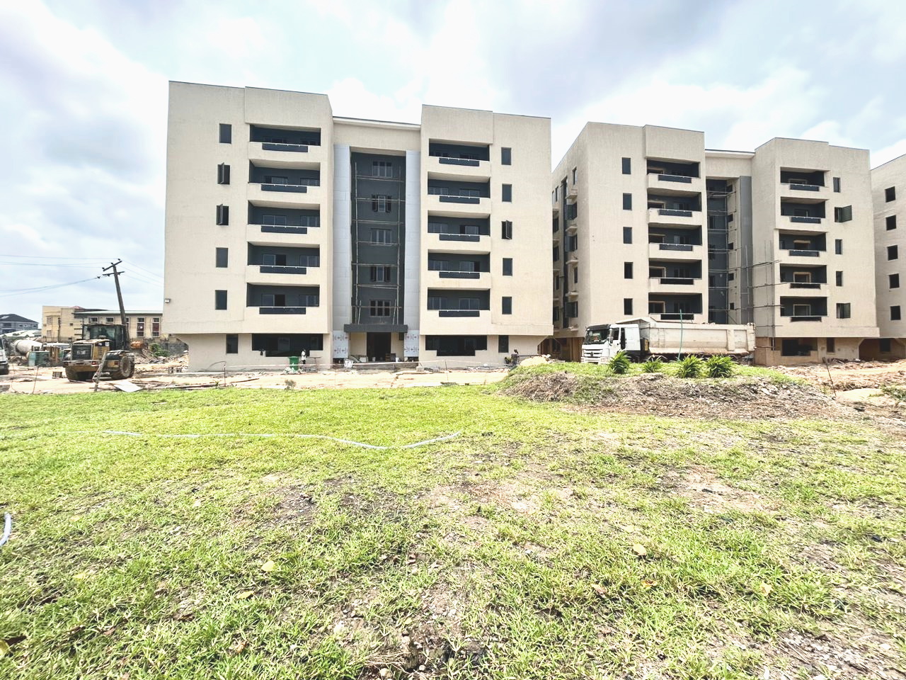 Luxury 1–3 Bedroom Flats for Sale in Surulere, Lagos – Greater Lagos County Apartments 4
