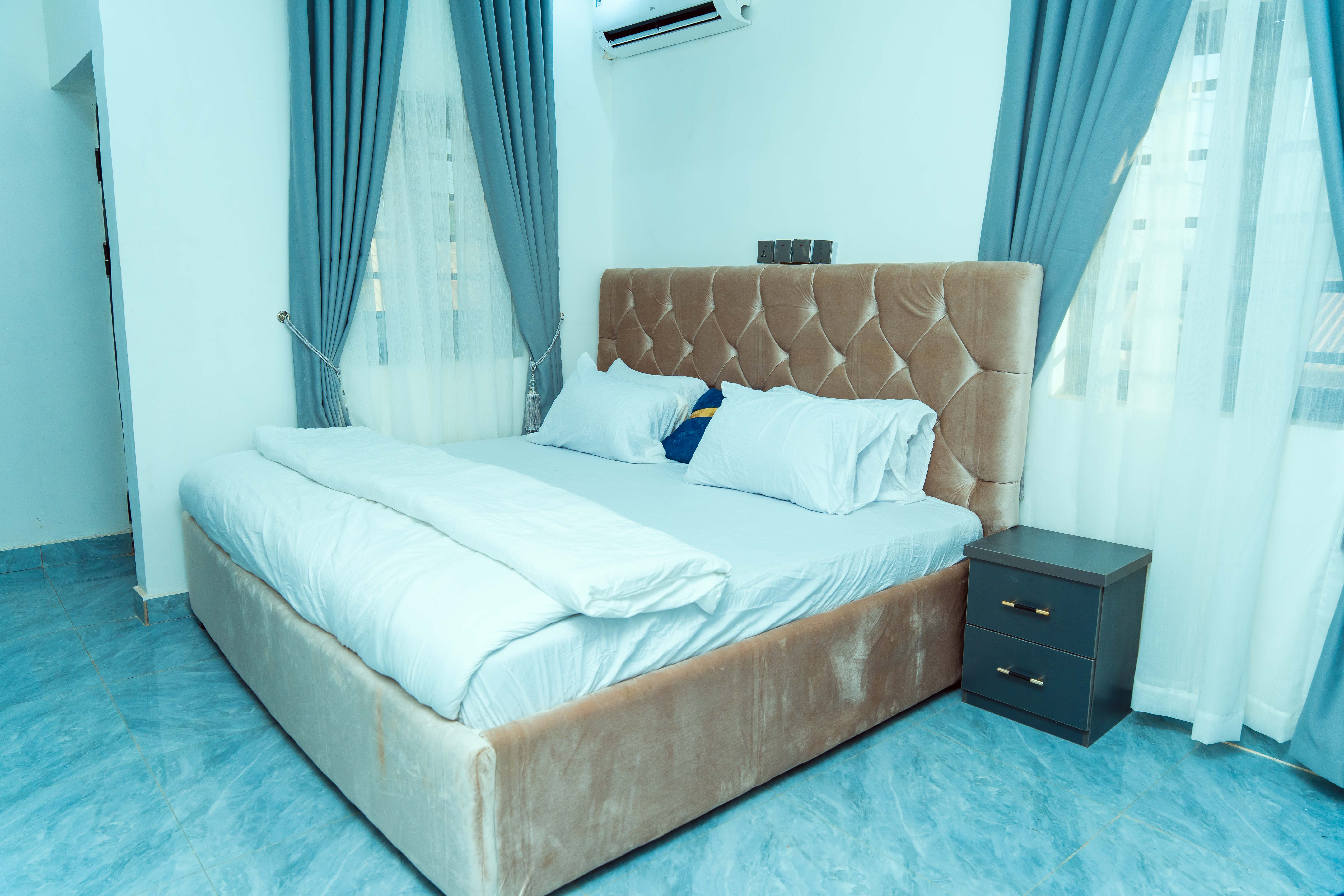 2 Bedroom Luxury Duplex - Image 5