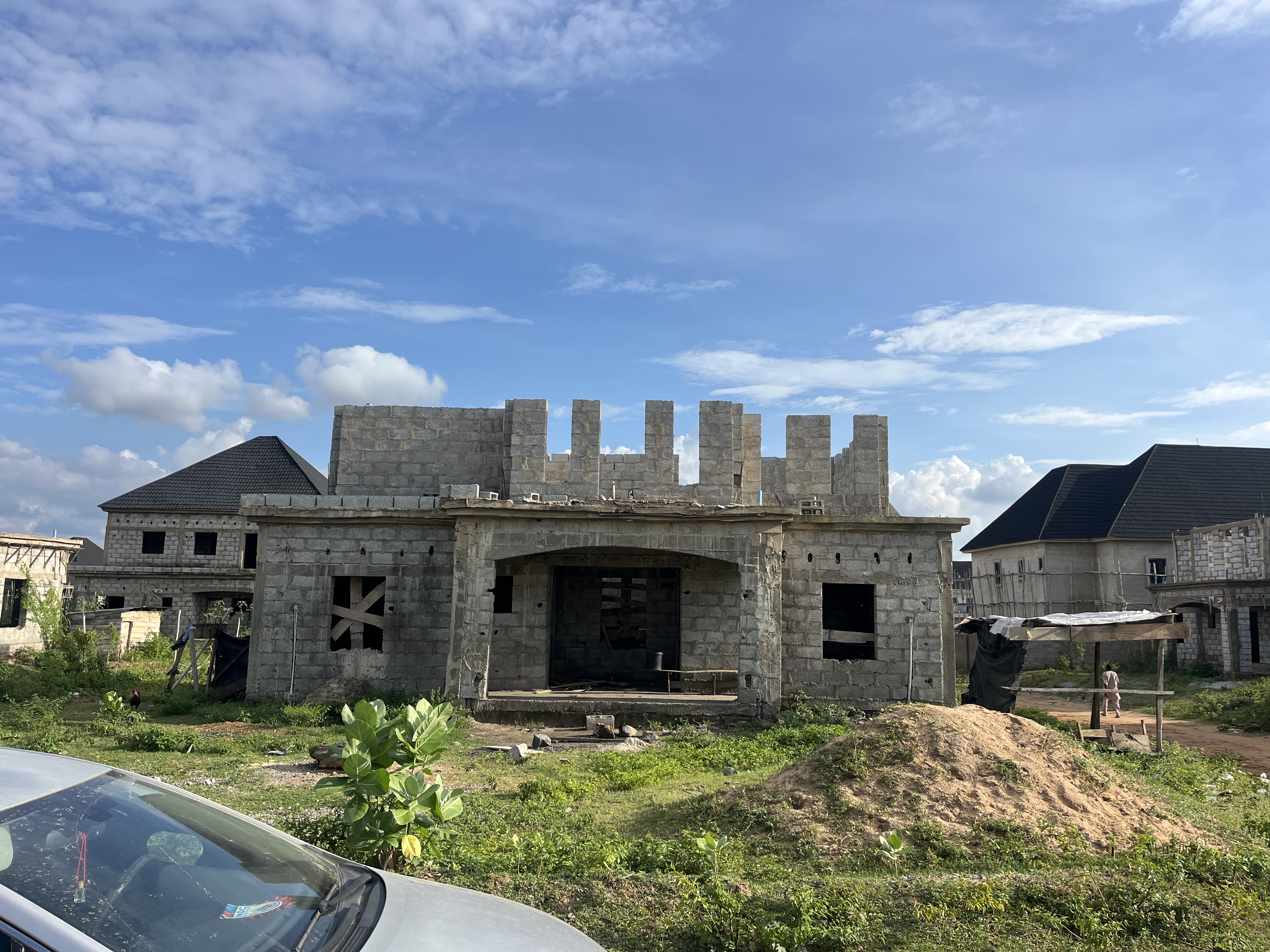 Uncompleted 5 bedroom penthouse in Lugbe  4